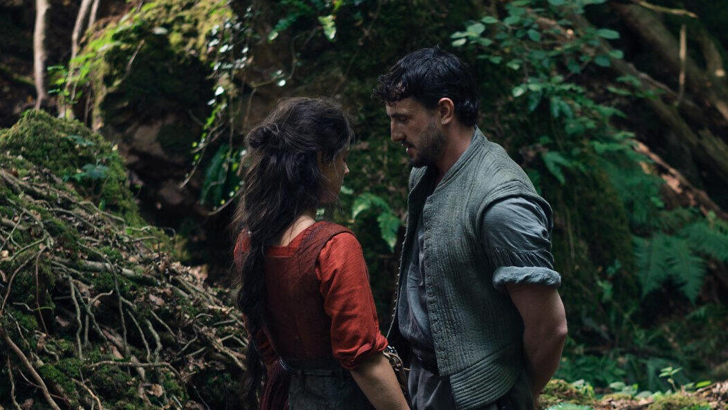 פנאי סרט הדרמה הטוב ביותר המנט Hamnet פול מסקל וג'סי בקלי 