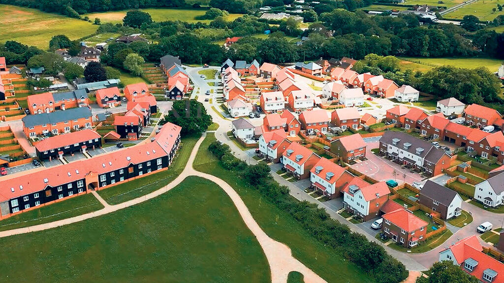 מקבץ בתים להשכרה של קרן בלקסטון. המשקיעים המוסדיים החלו בגל רכישות בתים אחרי משבר 2008 והעלייה בהיקף העיקולים (צילום: אתר החברה, Blackstone) מקבץ בתים להשכרה של קרן בלקסטון