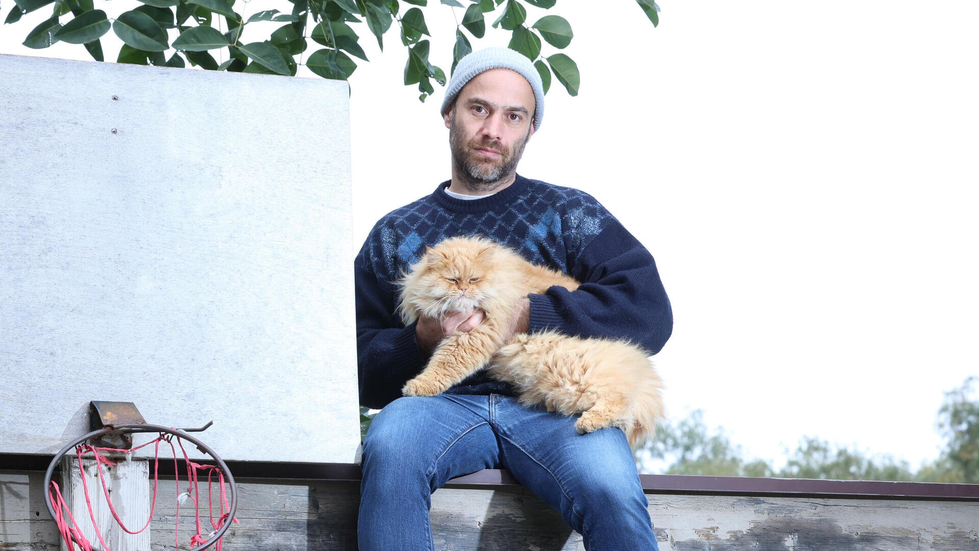  המבורגר בביתו בפרדס חנה. "מה שראיתי מאבא שלי, איך הוא עושה דברים ומה הוא עושה - זה לא אני. זה לא קשור אליי. אני לא יודע לעשות את זה, לא יודע"