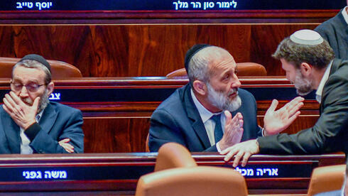  כשהזמן אוזל - החרדים מגלים שאין מי שיחתום להם על החוק הפיקטיבי 