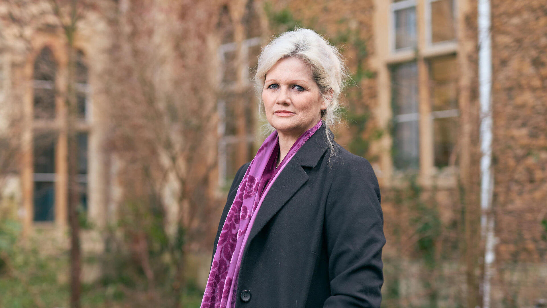 מונקטון־סמית. "הבת שלי היתה במערכת יחסים מסוכנת, ויצאה רק בשלב השישי"