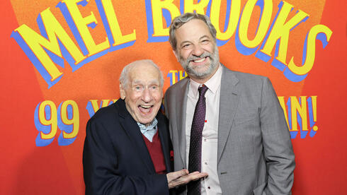 בגיל 99 מל ברוקס עדיין קורע מצחוק