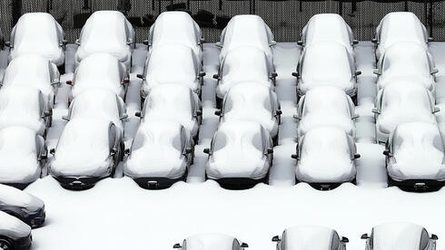 צילום: Getty Images/ Spencer Platt משבר האקלים: שנת 2025 הייתה שנת שיא לאג"ח קטסטרופה