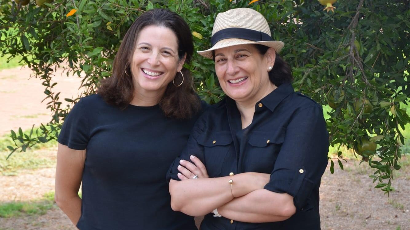 נעמי בראונשטיין ויוי מן מייסדות עמותת תן גב 