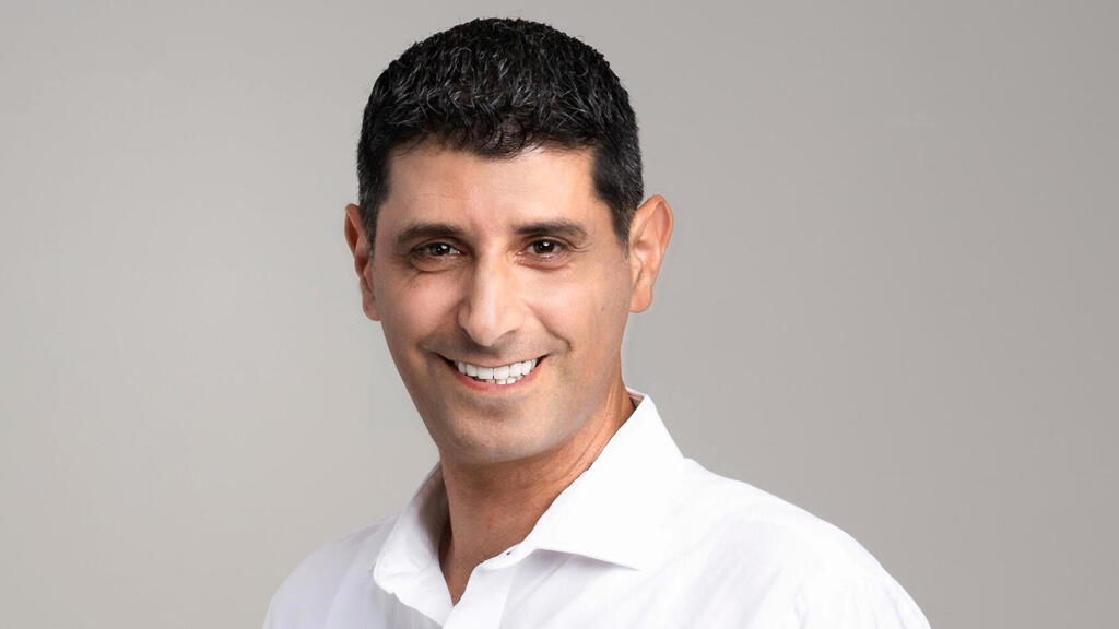 ירון שמאי מנהל החיסכון ארוך הטווח במגדל (צילום: ניקולה וסטפהל) ירון שמאי מנהל החיסכון ארוך הטווח