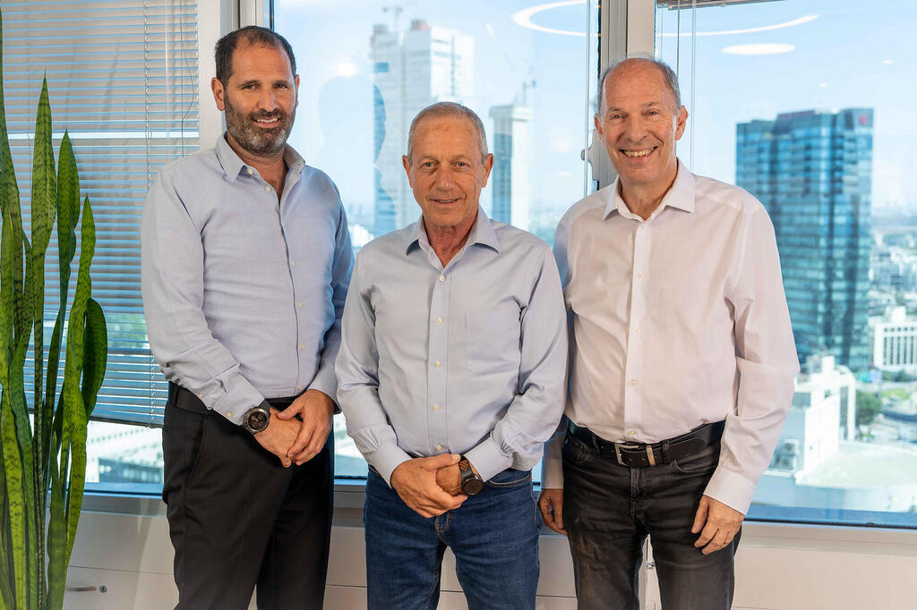 מימין אורי יוגב מולי רבינא ויאיר הירש - ראשי קרן אלומה