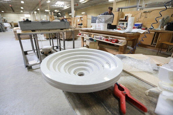 מפעל אבן קיסר בריצ'מונד, ג'ורג'יה, ארצות הברית, שנסגר ב־ 2024 . כיום, כל הייצור של החברה נמצא בהודו ובמזרח הרחוק