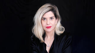 יערה קידר אוצרת תערוכות אופנה והיסטוריונית פנאי