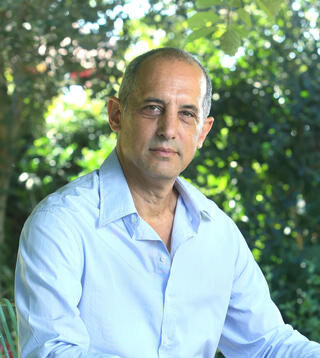 שירן. ניסה לשכנע את הקיבוץ ללכת למכירה או להשקיע במנועי צמיחה, ולא הצליח. אז הוא עזב