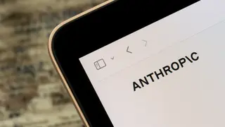 אנתרופיק מפתחת קלוד AI