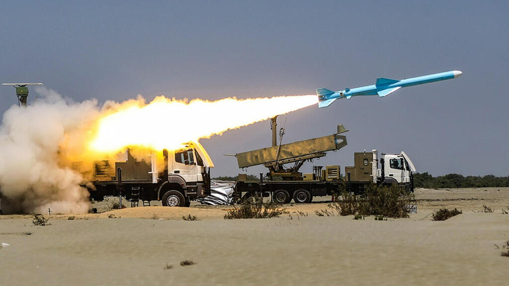 הקברניט נושאת מטוסים איראן 3