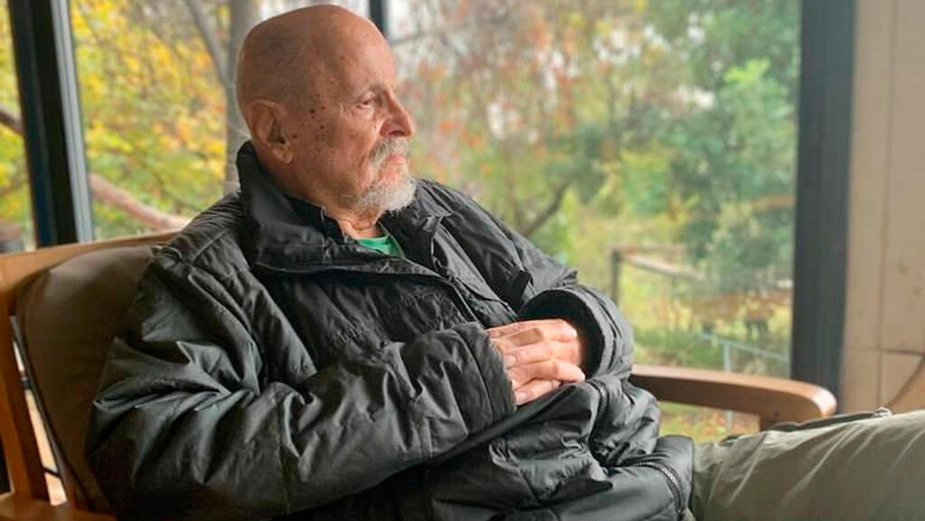 פנאי יואל הופמן סופר משורר חוקר ו מתרגם תרבות ו שירה יפנית 