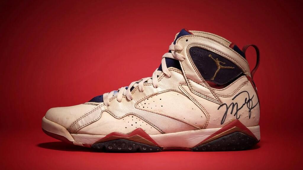 נעל אייר ג'ורדן ב חתימת מייקל ג'ורדן