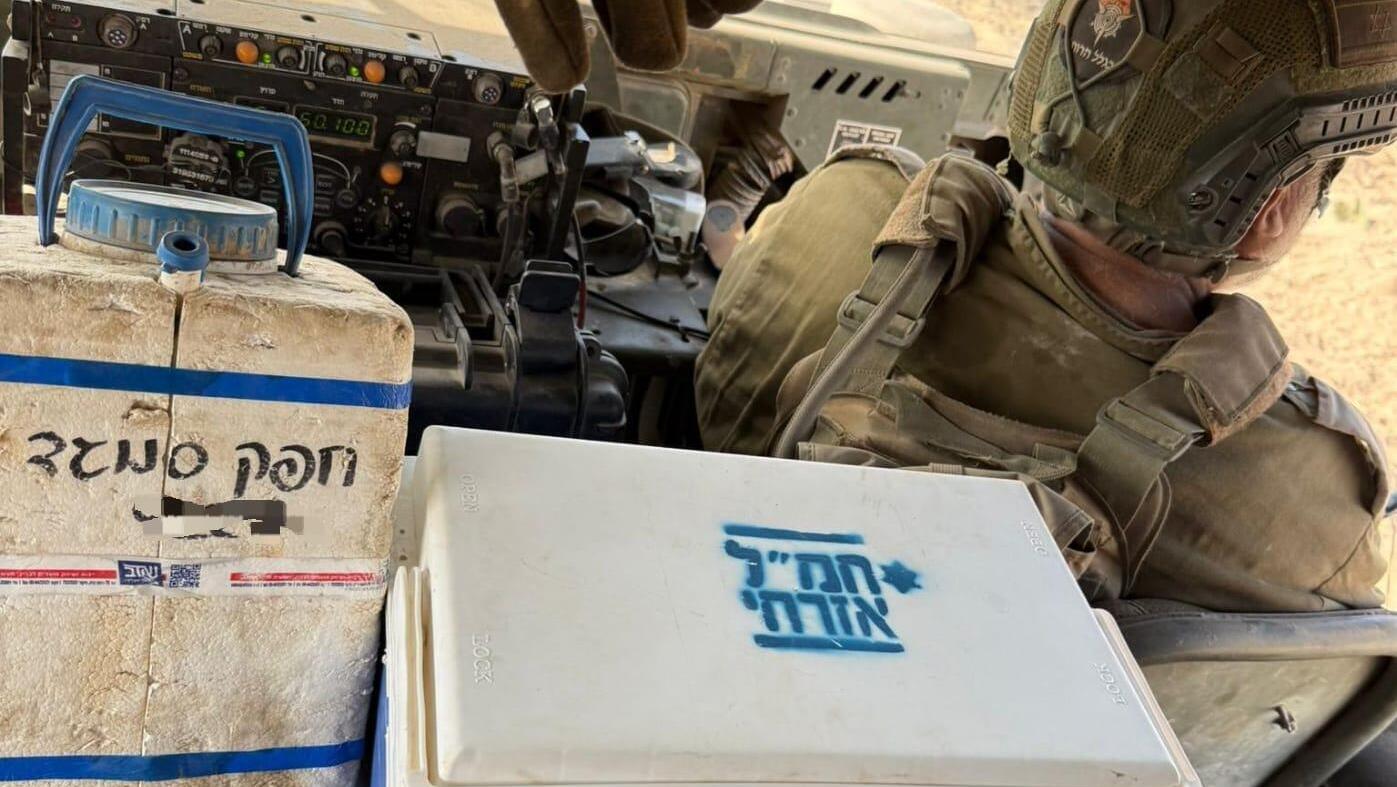 יותר משנתיים של סיוע: תרומה למרכז הלוגיסטי בחיפה מגיעה ישירות לחיילים 