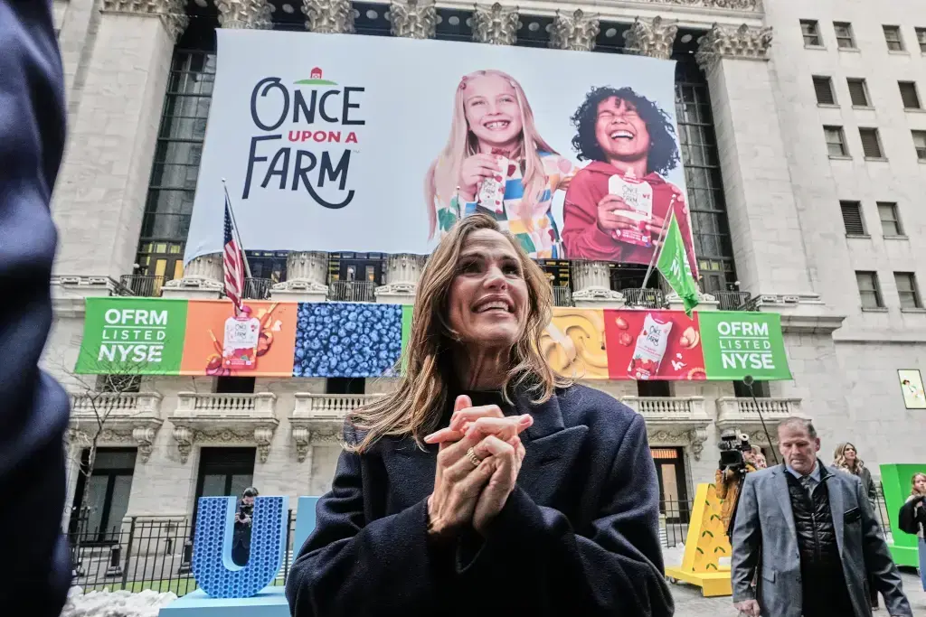 ג'ניפר גארנר מייסד שותפה בחברת המזון לילידם Once Upon a Farm בהנפקה בוול סטריט