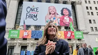 ג'ניפר גארנר מייסד שותפה בחברת המזון לילידם Once Upon a Farm בהנפקה בוול סטריט