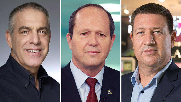 מימין מנכ"ל רשת שופרסל לשעבר אורי וטרמן שר הכלכלה ניר ברקת ונכ"ל קבוצת תנובה לשעבר אייל מליס