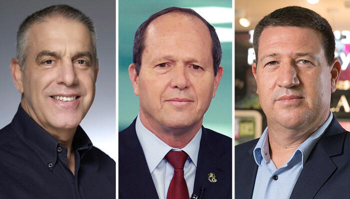 מימין מנכ"ל רשת שופרסל לשעבר אורי וטרמן שר הכלכלה ניר ברקת ונכ"ל קבוצת תנובה לשעבר אייל מליס