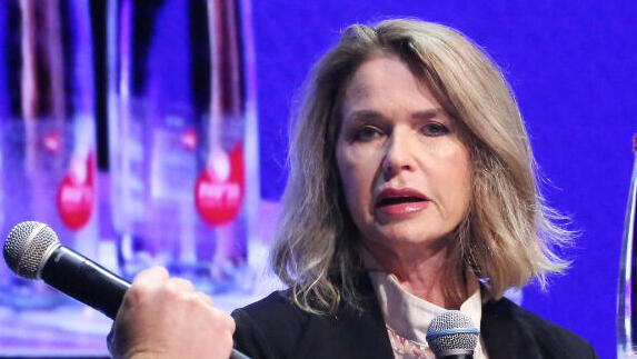 כנס TECH TLV - מיכל ברוורמן בלומנשטיק מנכ"לית מיקרוסופט ישראל מחקר ופיתוח בשיחה עם עמיר קורץ