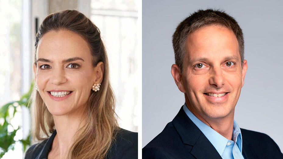 מימין רון הוכמן מנכ"ל מזרחי-טפחות אינווסט היוצא שמרית קניג מנכ"לית מזרחי טפחות אינווסט הנכנסת