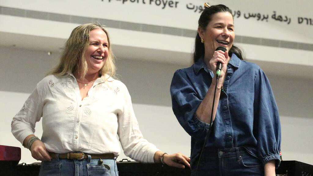 כנס TECH TLV - יעל ארנון  ליבנה מנהלת פיתוח עסקי ושיווק בלאומיטק ו נועה  תמיר מנכ“לית כלכליסט