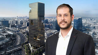 סמנכ"ל ובעלים שותף בחברת מידר זאב גרינברג על רקע הדמיה של הפרויקט בת"א