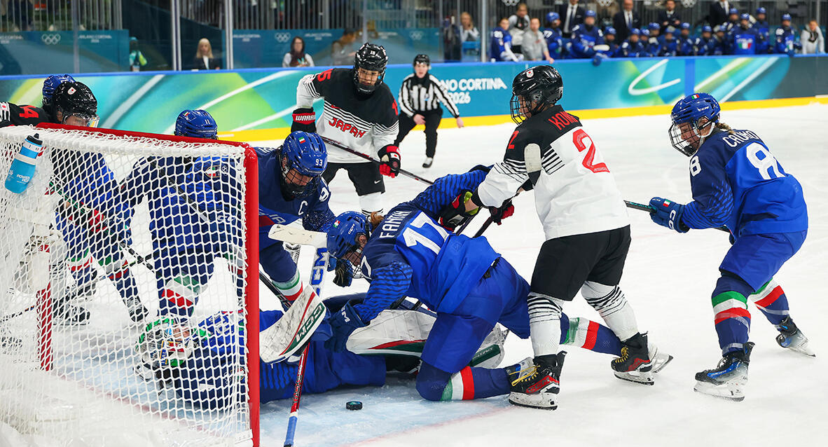 צילום: Getty Images/ Gregory Shamus פוטו אולימפיאדת החורף הוקי קרח נשים יפן נגד איטליה