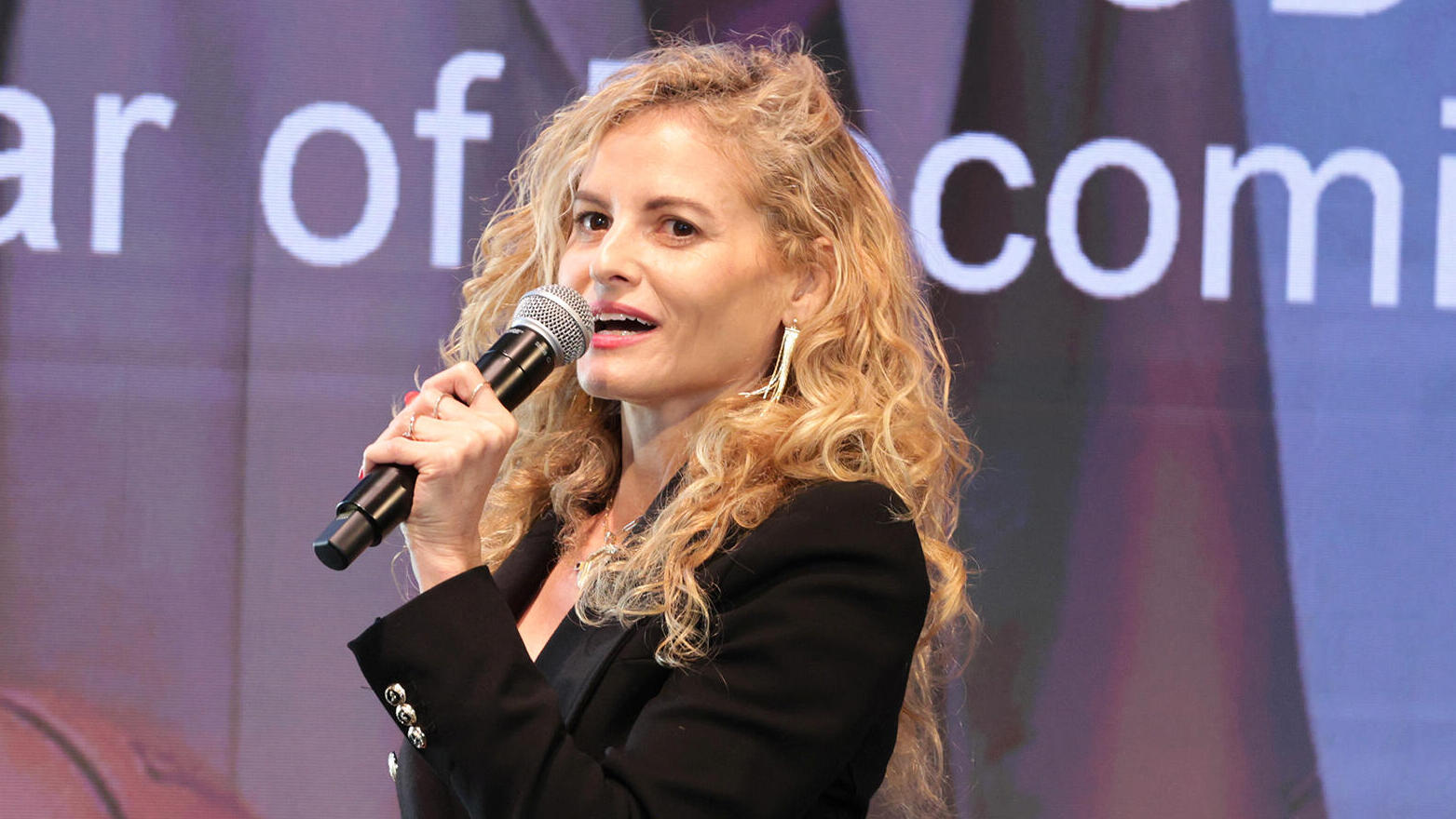 כנס HR IN MOTION -  נטלי זהר מומחית AI וחוקרת טרנדים בעולמות הווירטואליים