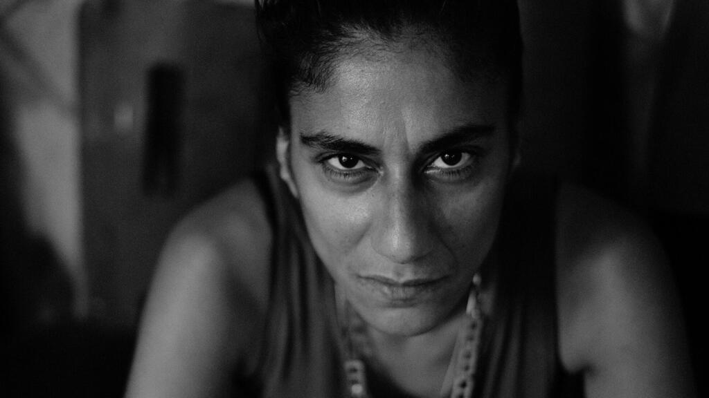 פנאי סמירה סרייה, יוצרת הסדרה הסוחפת סאדה