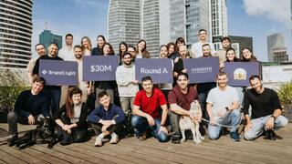 צוות ברנדלייט Brandlight