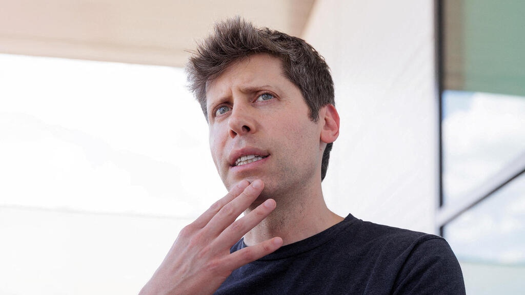 מנכ"ל OpenAI סם אלטמן (צילום: Shelby Tauber/Reuters) סם אלטמן מייסד OpenAI ומנכ"ל צ'אט ג'יפיטי ChatGPT