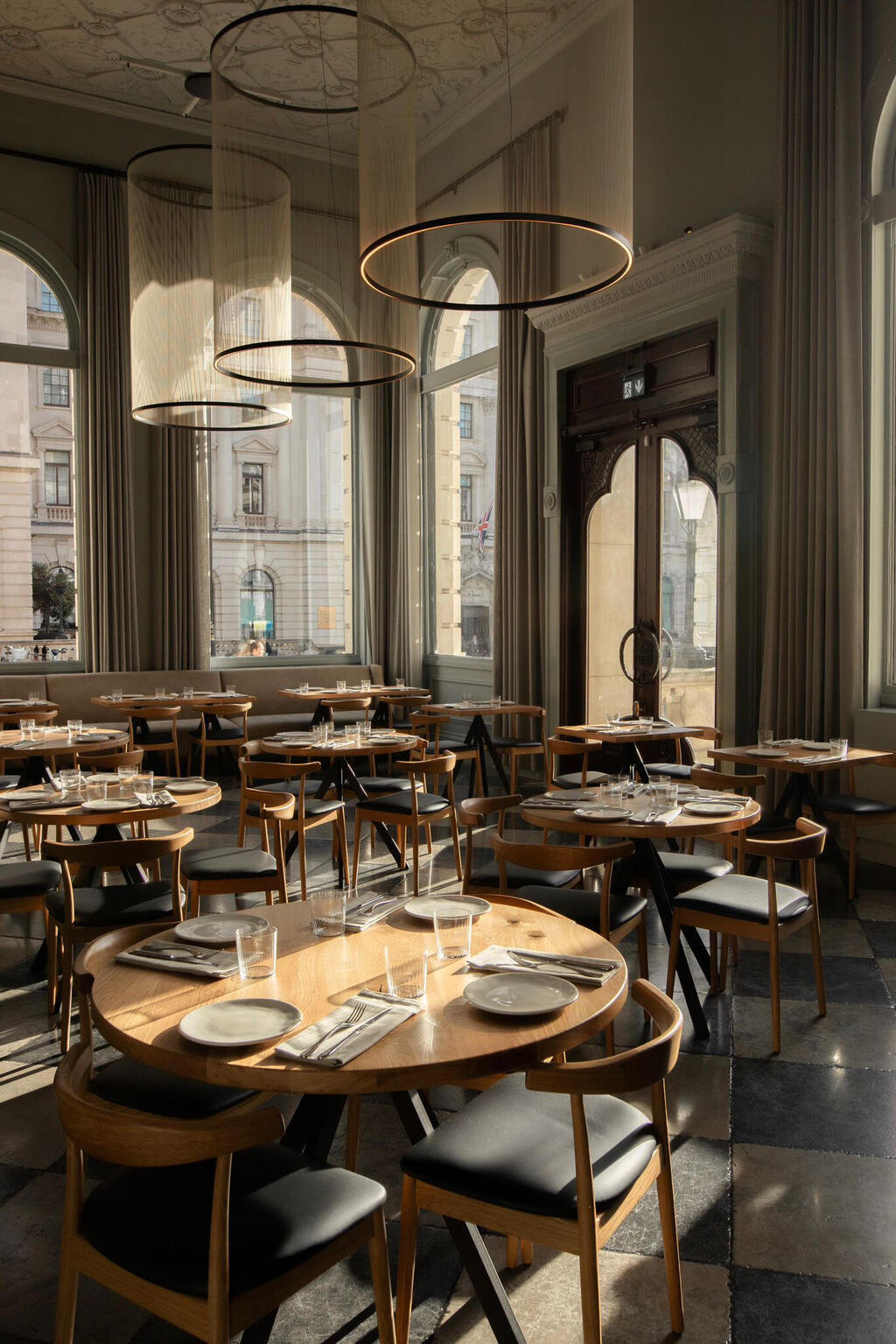 מסעדת קלארו סניף לונדון פנאי