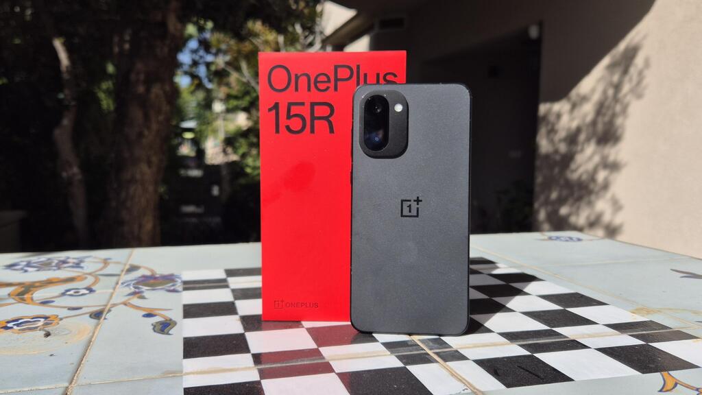 סמארטפון OnePlus 15R