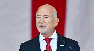 מייסד אמזון ג'ף בזוס בכנס ב טורינו איטליה 2.2.26