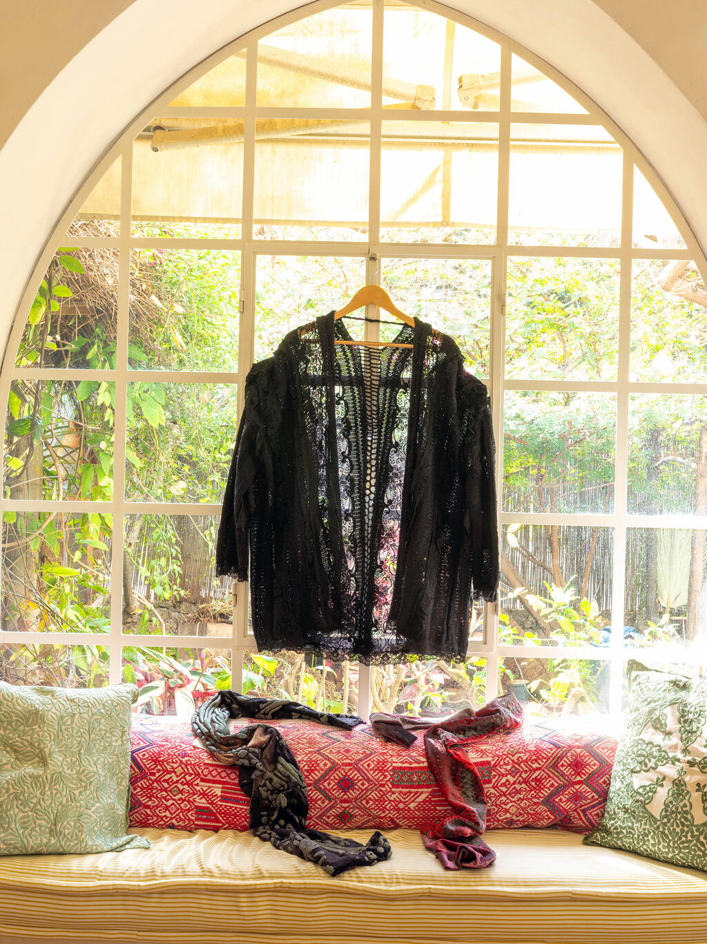 בגד בעיצוב ליאטה קוואלי פנאי