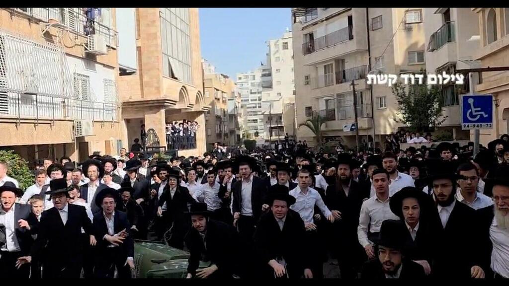 התפרעות חרדים ב בני ברק חילוץ התבצע במקום של 2 חיילות