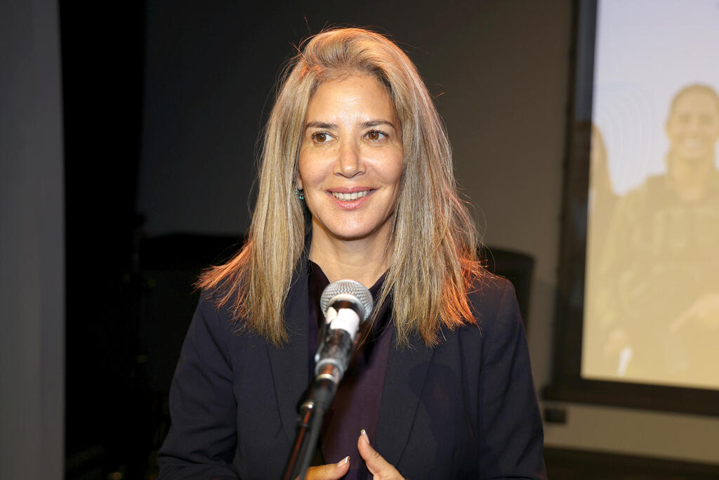 נעמה הלוי פאר, מנהלת האגף לבנקאות חברתית בנק הפועלים (צילום: יריב כץ) הכנס השנתי למעסיקים ארגון נכי צה"ל - נעמה הלוי פאר מנהלת האגף לבנקאות חברתית בנק הפועלים