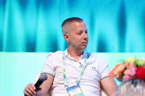 Dave Lubetzky. Dave Lubetzky.