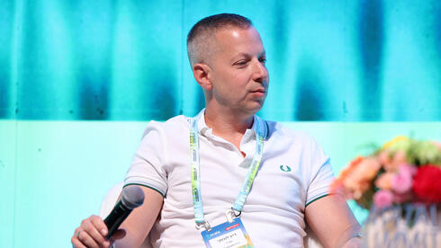 מנכ"ל IBI: "לא מצטער שמכרנו את הגמל, פעילות הניהול כרוכה בסיכון גבוה יותר"