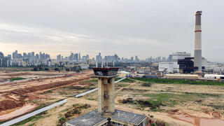 אדמה מזוהמת ב מתחם שדה דב