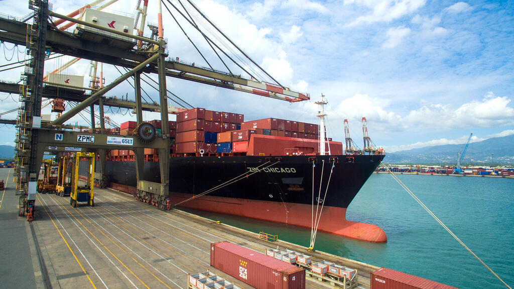 Zim ship in Chicago. (Photo: Zim) אונייה אוניית צים שיקגו