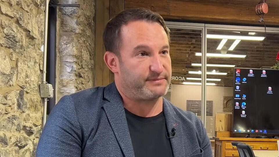 העיתונאי דיוויד גרין