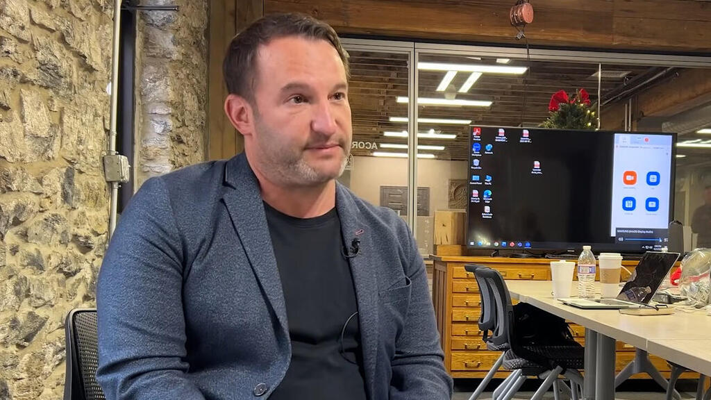 העיתונאי דיוויד גרין