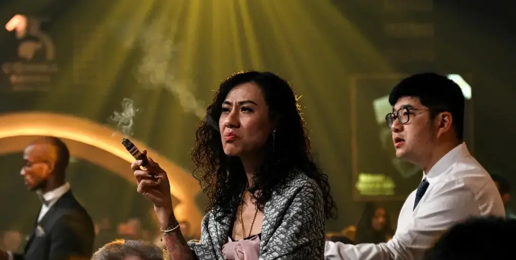 אישה מעשנת סיגר בקובה (צילום: Yamil Lage | Afp | Getty Images) אישה מעשנת סיגר ב קובה