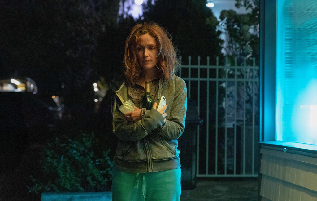 "אם היו לי רגליים הייתי בועטת בך". גם המטפלים דוחקים את האשה לקצה