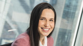 עו"ד יפעת צפריר משרד אגמון עם טולצ'ינסקי 