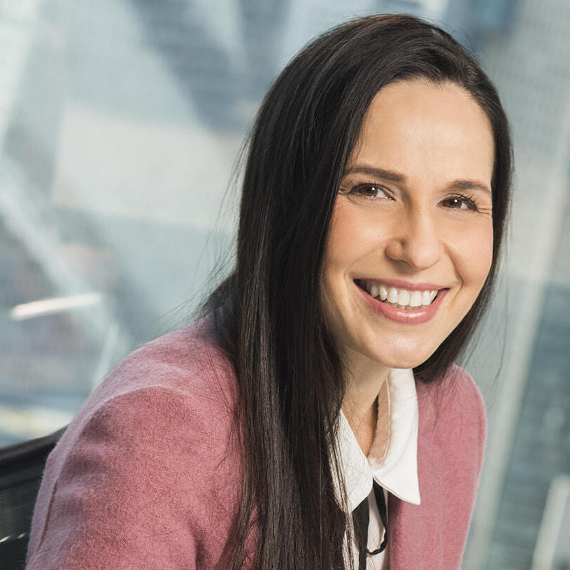 עו"ד יפעת צפריר משרד אגמון עם טולצ'ינסקי 