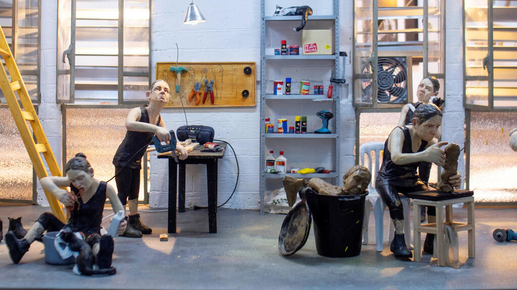 היצירה "חומות חימר" של ורד אהרונוביץ' פנאי