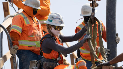 צילום: בלומברג מהפכה נשית: בית המשפט סלל את הדרך להבאת עובדות בניין לישראל