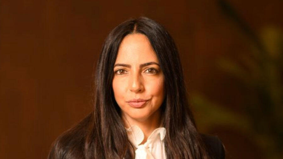 קרוליין עידן 